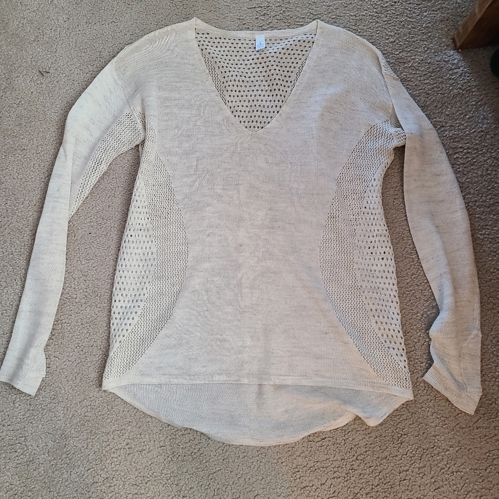 Lululemon sweater size 6